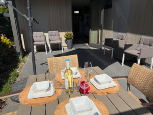 Gezellig terras bij Beach House AAN ZEE Noordwijk aan Zee